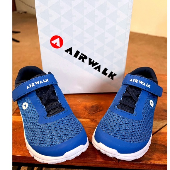Airwalk Other - Airwalk Gusto XT II Kids Blue Athletic Hook and Loop Shoes Size 10 NWB
